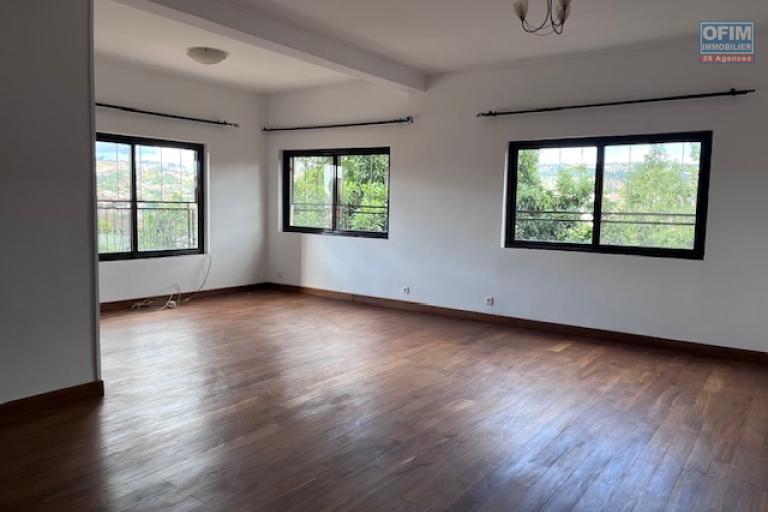 Un grand appartement T4 s&eacute;curis&eacute; &agrave; Ankerana
