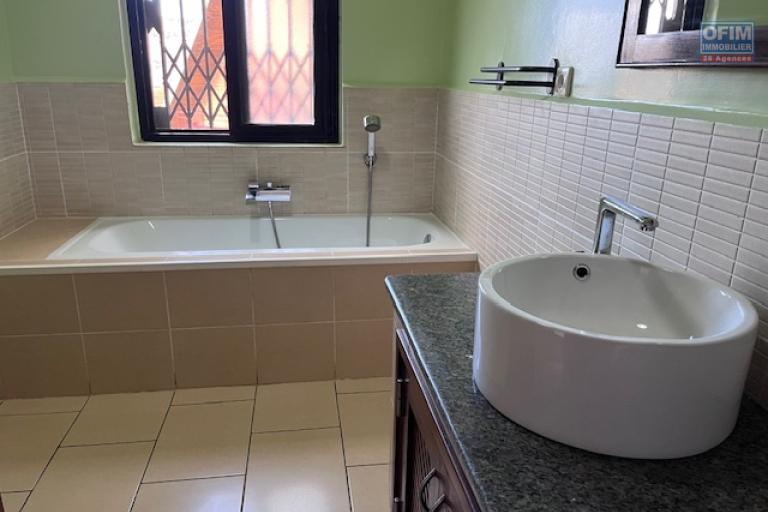 Un grand appartement T4 s&eacute;curis&eacute; &agrave; Ankerana