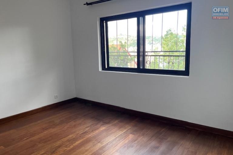 Un grand appartement T4 s&eacute;curis&eacute; &agrave; Ankerana