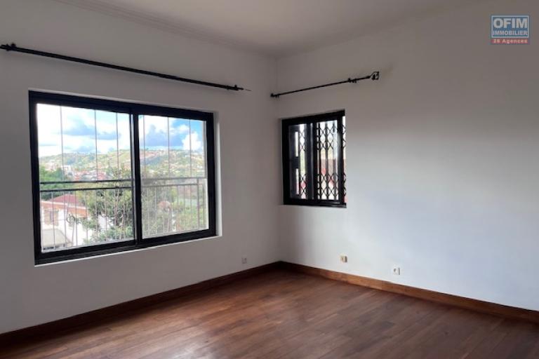 Un grand appartement T4 s&eacute;curis&eacute; &agrave; Ankerana