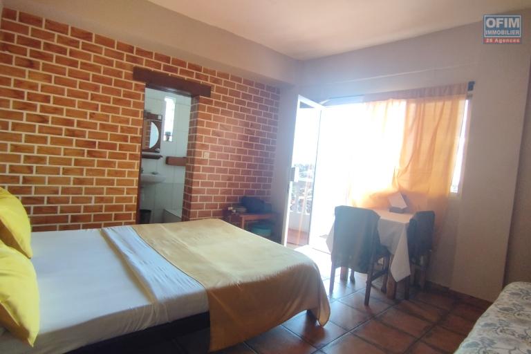 A vendre, un immeuble R+4 en bord de route principale &agrave; Ankazotokana Antananarivo