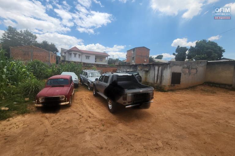 A VENDRE - Terrain d&eacute;j&agrave; cl&ocirc;turer 578 m2 id&eacute;al pour projet immobilier &agrave; Ambohipo Antananarivo II