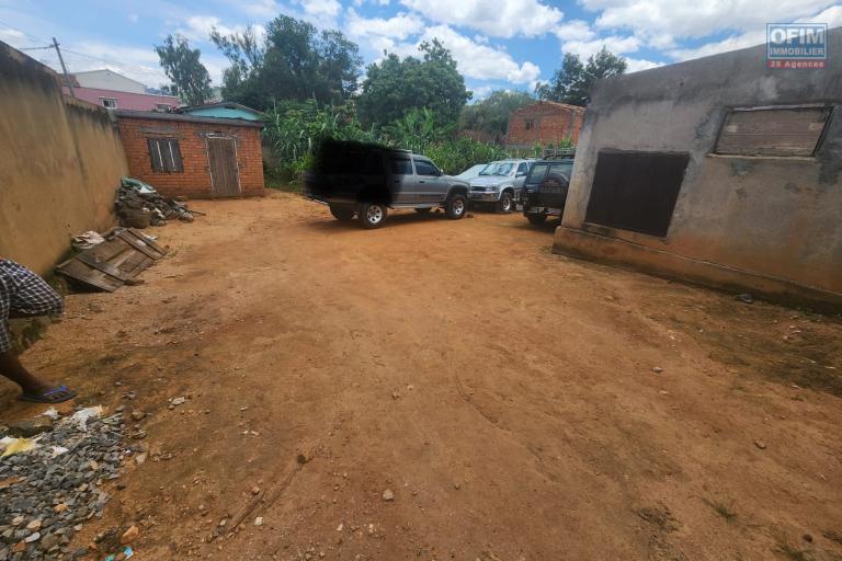A VENDRE - Terrain d&eacute;j&agrave; cl&ocirc;turer 578 m2 id&eacute;al pour projet immobilier &agrave; Ambohipo Antananarivo II