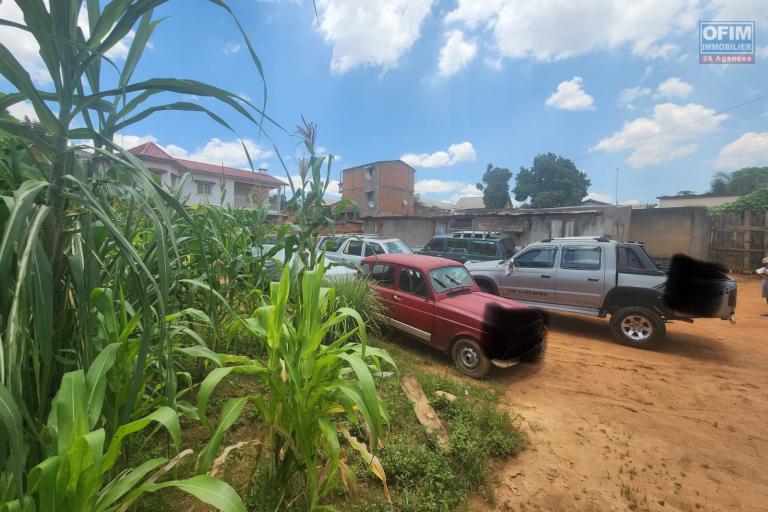 A VENDRE - Terrain d&eacute;j&agrave; cl&ocirc;turer 578 m2 id&eacute;al pour projet immobilier &agrave; Ambohipo Antananarivo II