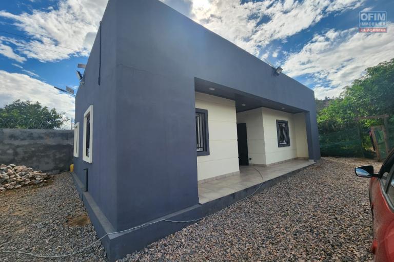 A LOUER - Coquette villa neuve de type F3 totalement autonome en eau et &eacute;lectricit&eacute; situ&eacute;e &agrave; Anjomakely Ivato