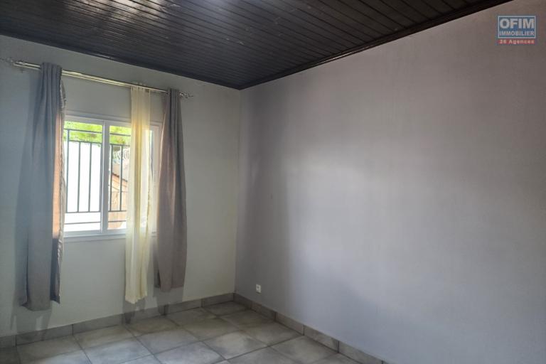 A LOUER - Coquette villa neuve de type F3 totalement autonome en eau et &eacute;lectricit&eacute; situ&eacute;e &agrave; Anjomakely Ivato