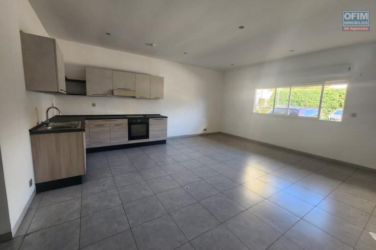 A LOUER - Superbe Appartement T3 &agrave; Ambatobe &agrave; 5 minutes &agrave; pied du lyc&eacute;e fran&ccedil;ais (R&eacute;sidence s&eacute;curis&eacute;e avec piscine)