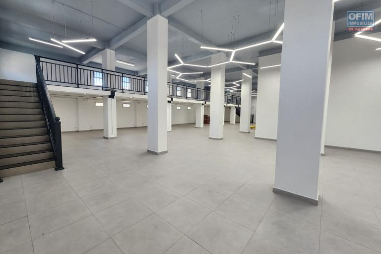 A LOUER - local moderne &agrave; usage professionnel de 400 m2 situ&eacute; &agrave; Andraharo