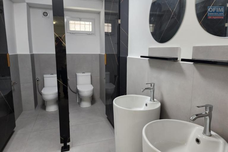 A LOUER - local moderne &agrave; usage professionnel de 400 m2 situ&eacute; &agrave; Andraharo
