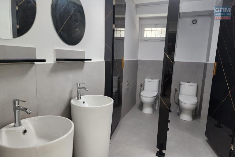 A LOUER - local moderne &agrave; usage professionnel de 400 m2 situ&eacute; &agrave; Andraharo
