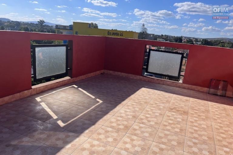 Un b&acirc;timent pour un local commercial &agrave; Ambatolampy Tsimahafotsy