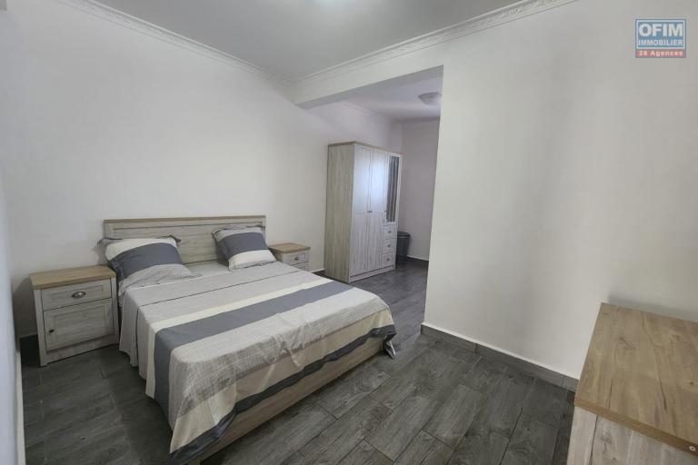 A LOUER - Une villa de standing meublée à étage de type F5 situé à Ambohinambo Talatamaty non loin SUPER U