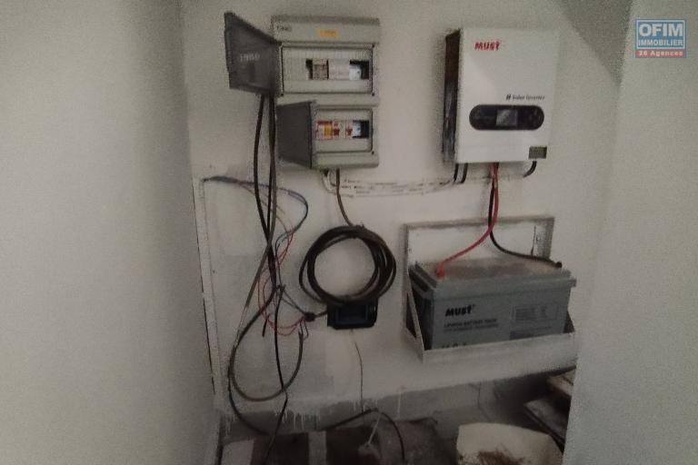 A vendre, villa à étage F5 sur 432 m2 de terrain à Ambatolampy Tsimahafotsy