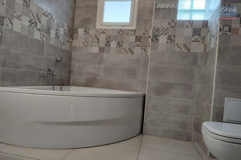 Un appartement T3 meublé à Soavimbahoaka