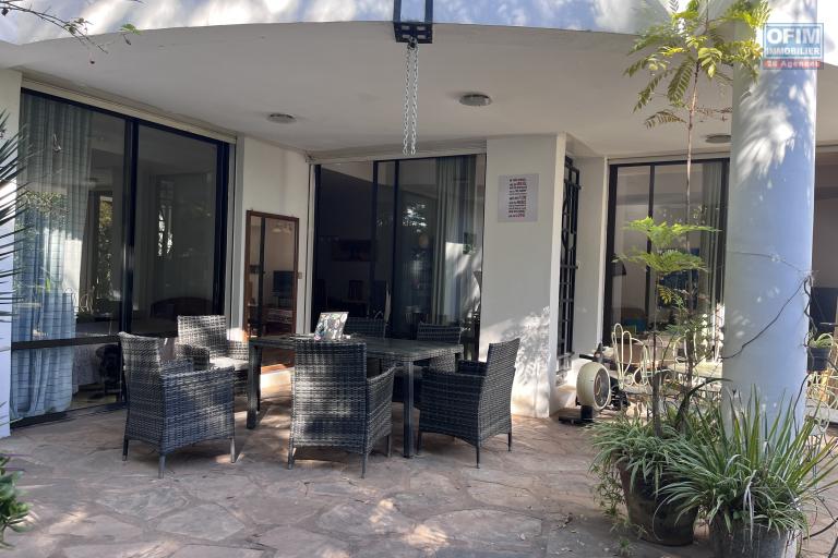 Vente d'une ville F5 d'une superbe propri&eacute;t&eacute; d'un terrain de 2 500m2 &agrave; Tanjombato