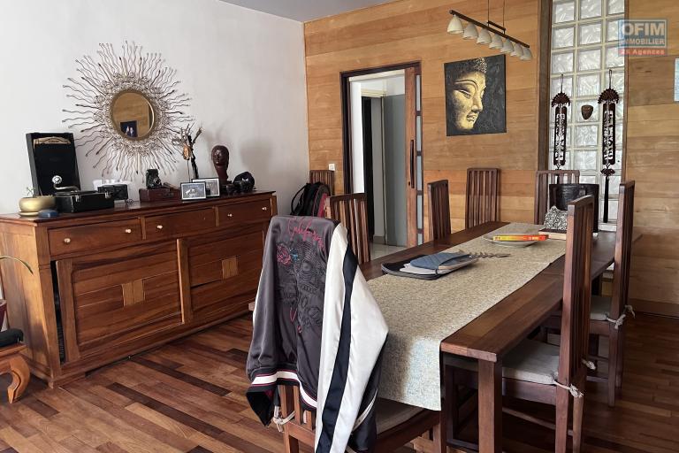 Vente d'une ville F5 d'une superbe propri&eacute;t&eacute; d'un terrain de 2 500m2 &agrave; Tanjombato