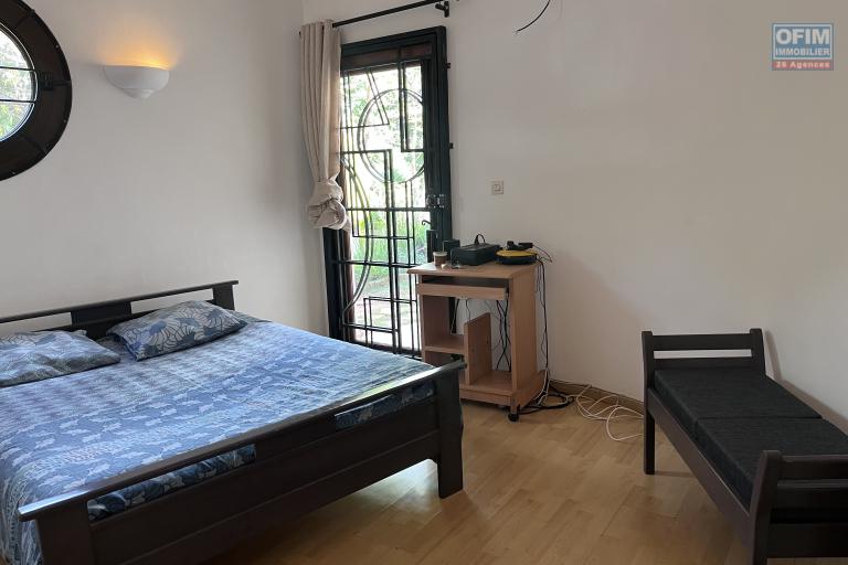 Vente d'une ville F5 d'une superbe propri&eacute;t&eacute; d'un terrain de 2 500m2 &agrave; Tanjombato