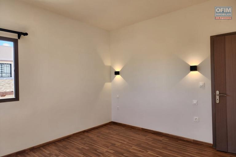 &Agrave; louer - APPARTEMENT NEUF T4 DE STANDING SITU&Eacute; &Agrave; TANJONDAVA TALATAMATY. (NON DISPONIBLE)