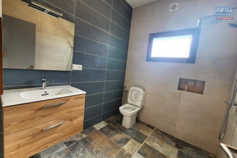&Agrave; louer - APPARTEMENT NEUF T4 DE STANDING SITU&Eacute; &Agrave; TANJONDAVA TALATAMATY