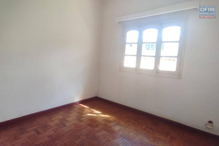 A vendre. Maison basse F4 sur 275 m2 de terrain &agrave; Alasoara
