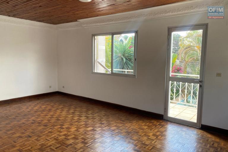 Une villa F6 tout près du Lycée Français à Ambatobe