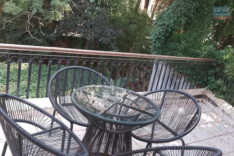 Une villa F6 de prestige meubl&eacute;e et &eacute;quip&eacute;e avec piscine &agrave; Androhibe ( lalaina@ofim.mg)