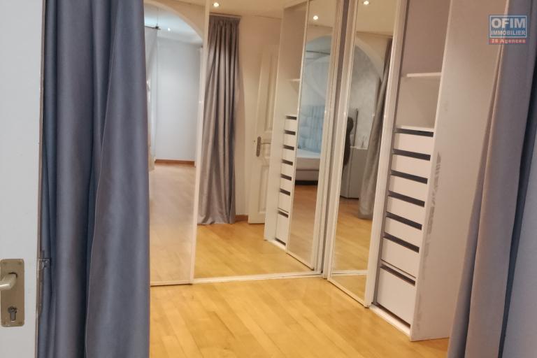 Une villa F6 de prestige meubl&eacute;e et &eacute;quip&eacute;e avec piscine &agrave; Androhibe ( lalaina@ofim.mg)