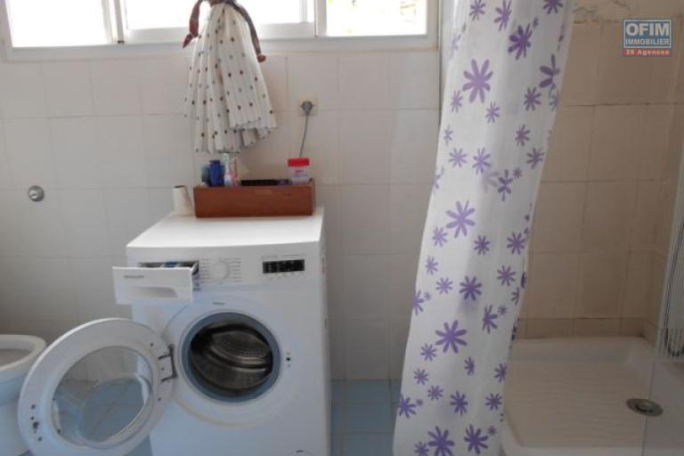A louer une villa F6 avec piscine &agrave; 5mn &agrave; pied du Lyc&eacute;e Fran&ccedil;ais Ambatobe