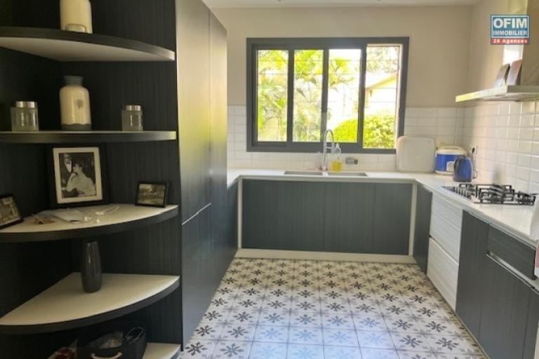 Une villa F3 meublée à Mhatony Tsarasaotra