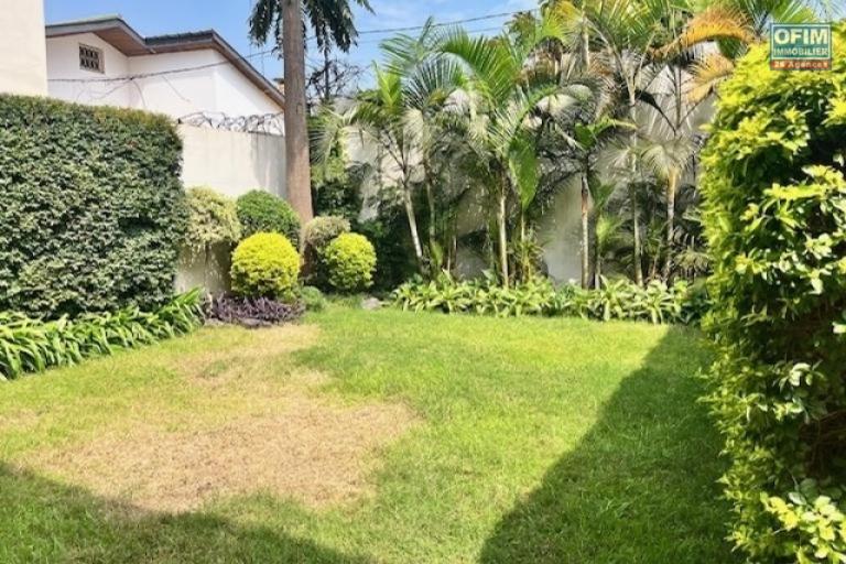 Une villa F3 meublée à Mhatony Tsarasaotra