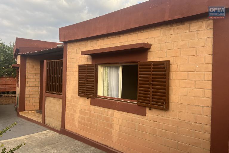 À LOUER – Coquette Villa Meublée à Ambolokandrina