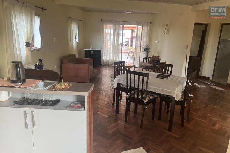 À LOUER – Coquette Villa Meublée à Ambolokandrina