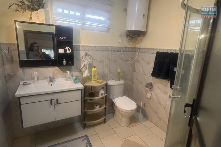 À LOUER – Coquette Villa Meublée à Ambolokandrina