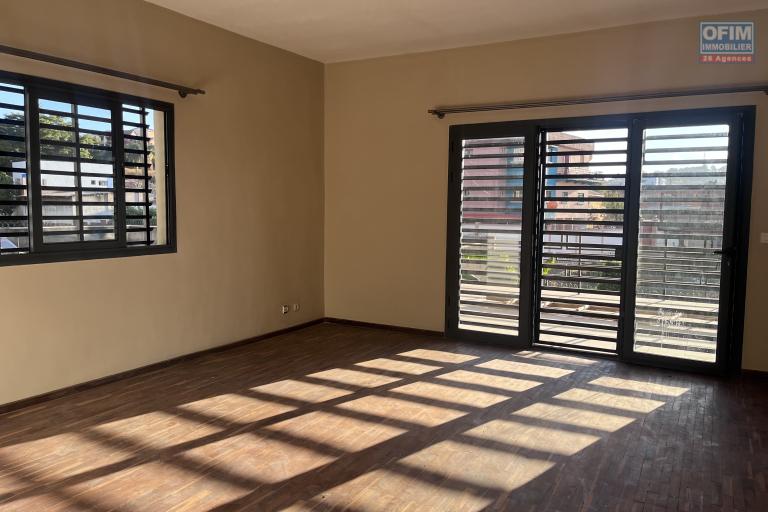 Une maison F6 avec jardin aménagé à 4mn de la route principale sur By Pass