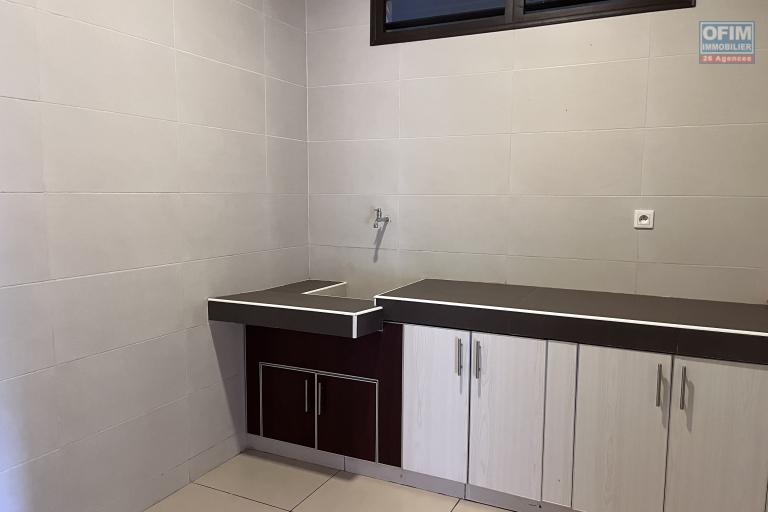 Un appartement T4 dans une résidence sécurisée à Androhibe