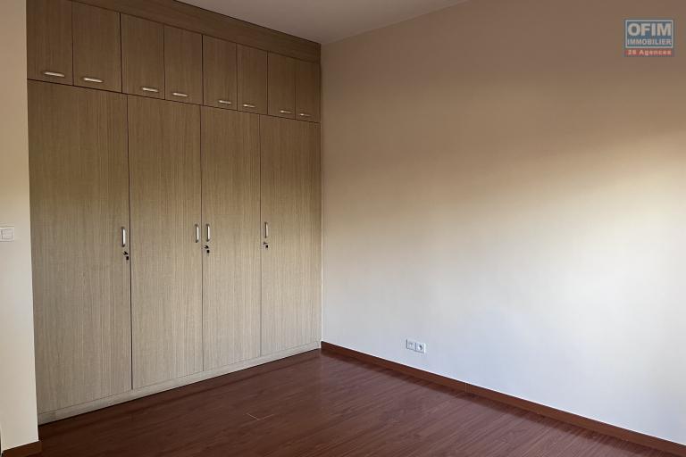 Un appartement T4 dans une résidence sécurisée à Androhibe