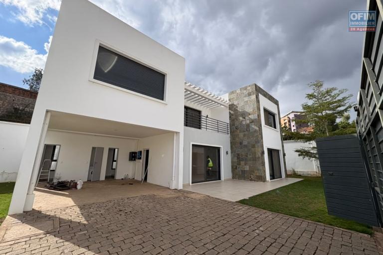 A réserver dès maintenant une villa F4 dans une petite résidence sécurisée à Mahatony Ivandry