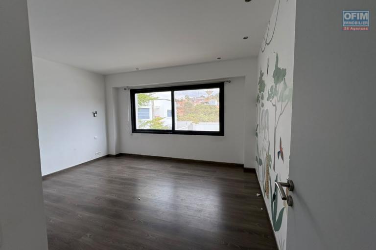 A réserver dès maintenant une villa F4 dans une petite résidence sécurisée à Mahatony Ivandry