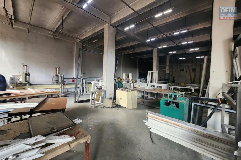 A vendre complexe immobilier restaurant, hôtel, usine, bureaux à fort potentiel commercial à Talatamaty, bord de route principale et proximité immédiate de la nouvelle rocade de l'Aéroport intérnational Ivato