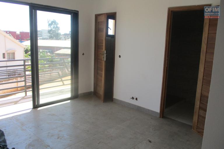 À vendre un appartement neuf de type T3 avec vue panoramique à Talatamaty