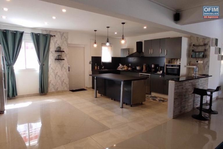 Vente d'une maison F5 à Ambatolampy Tsimahafotsy