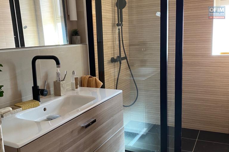 A louer un appartement T3 meublé et sécurisé à Antsahavola