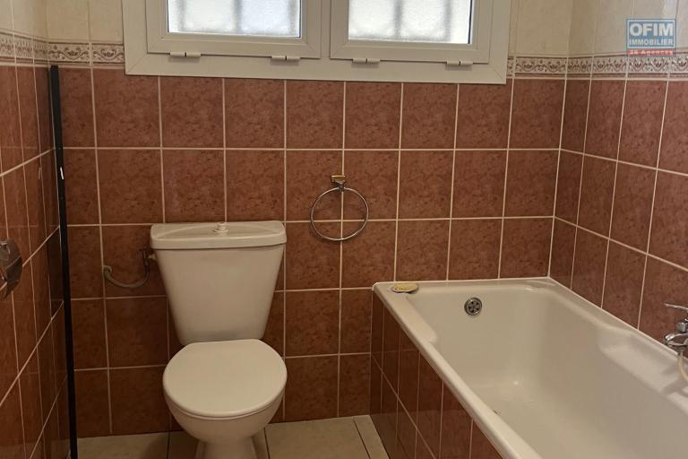 Une villa F5 tout pr&egrave;s du Lyc&eacute;e Fran&ccedil;ais &agrave; Ambatobe