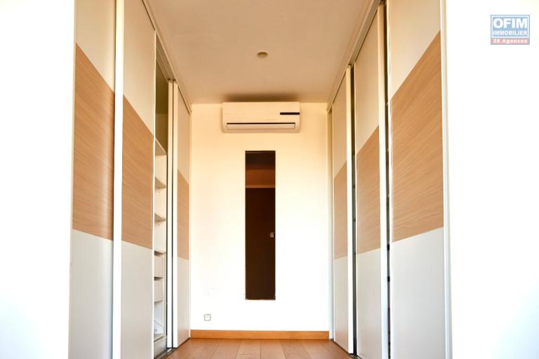 A louer un appartement T3 avec une vue sur massay Ivandry