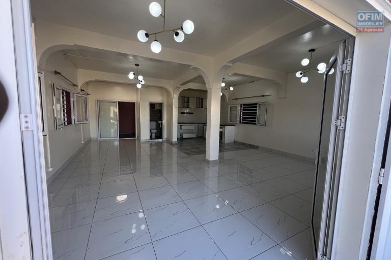 À LOUER – Villa neuve en duplex à Imerimanjaka Ambohijanaka