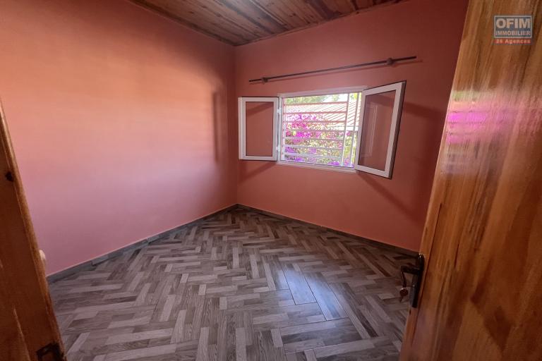 À LOUER – Villa neuve en duplex à Imerimanjaka Ambohijanaka