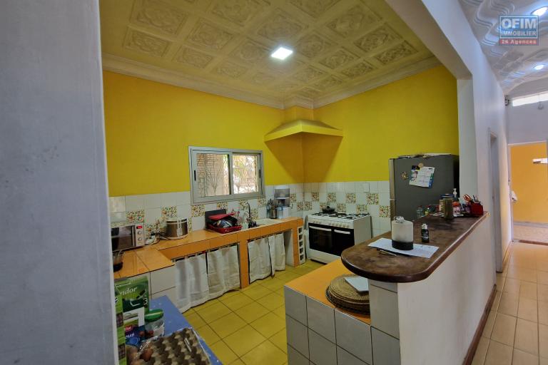 Une villa basse F4 avec jardin arboré à Analamahitsy