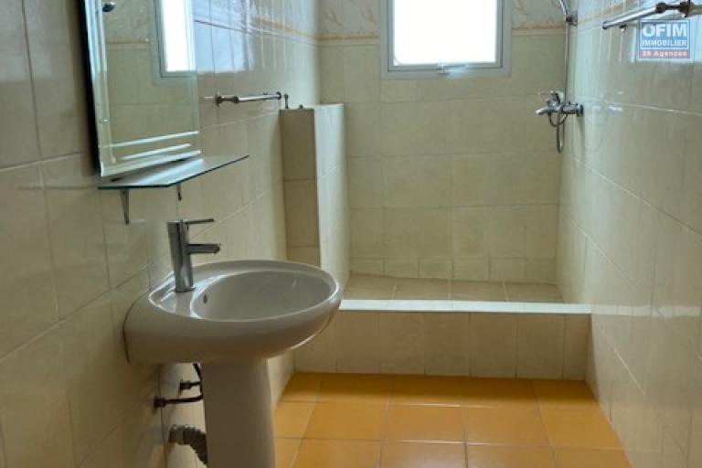Un appartement T3 sécurisé à Mahatony Ivandry
