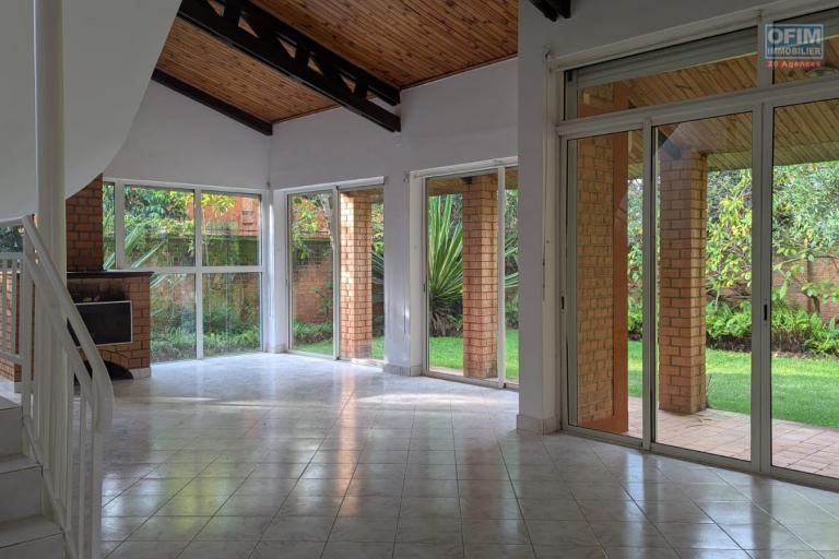 Une villa F5 dans une résidence à Ivandry