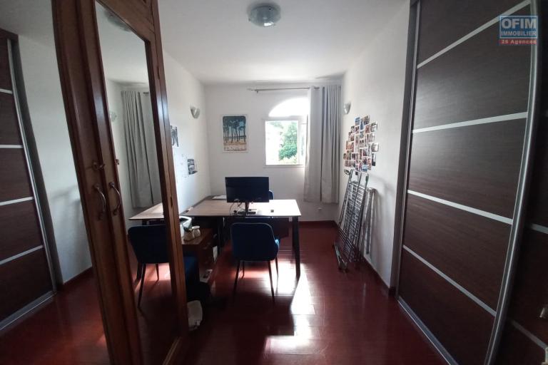 A réserver pour Septembre un appartement T3 meublé dans une résidence sécurisée à Ambatobe